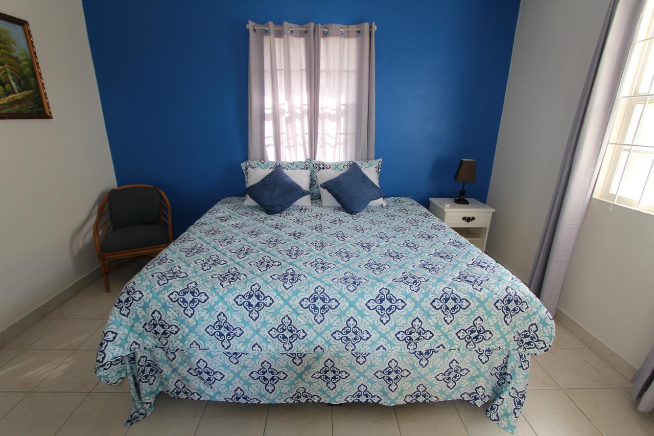 Turtle Ridge Apartments Saint James Bagian luar foto