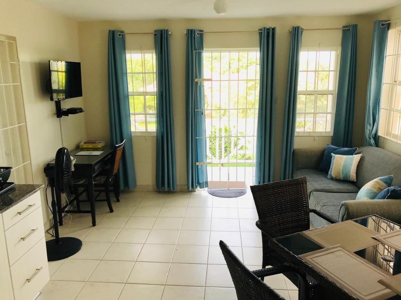 Turtle Ridge Apartments Saint James Bagian luar foto