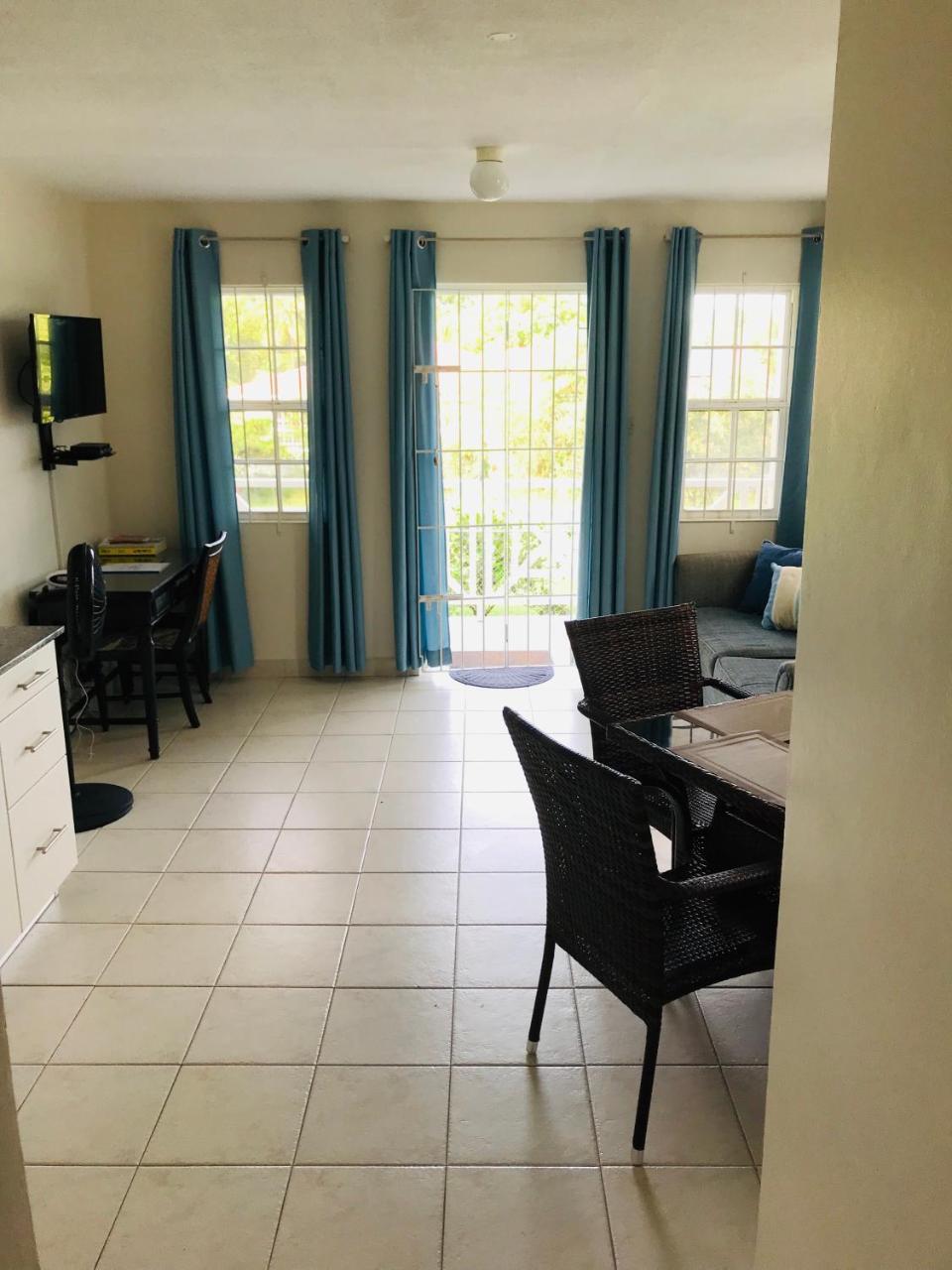 Turtle Ridge Apartments Saint James Bagian luar foto